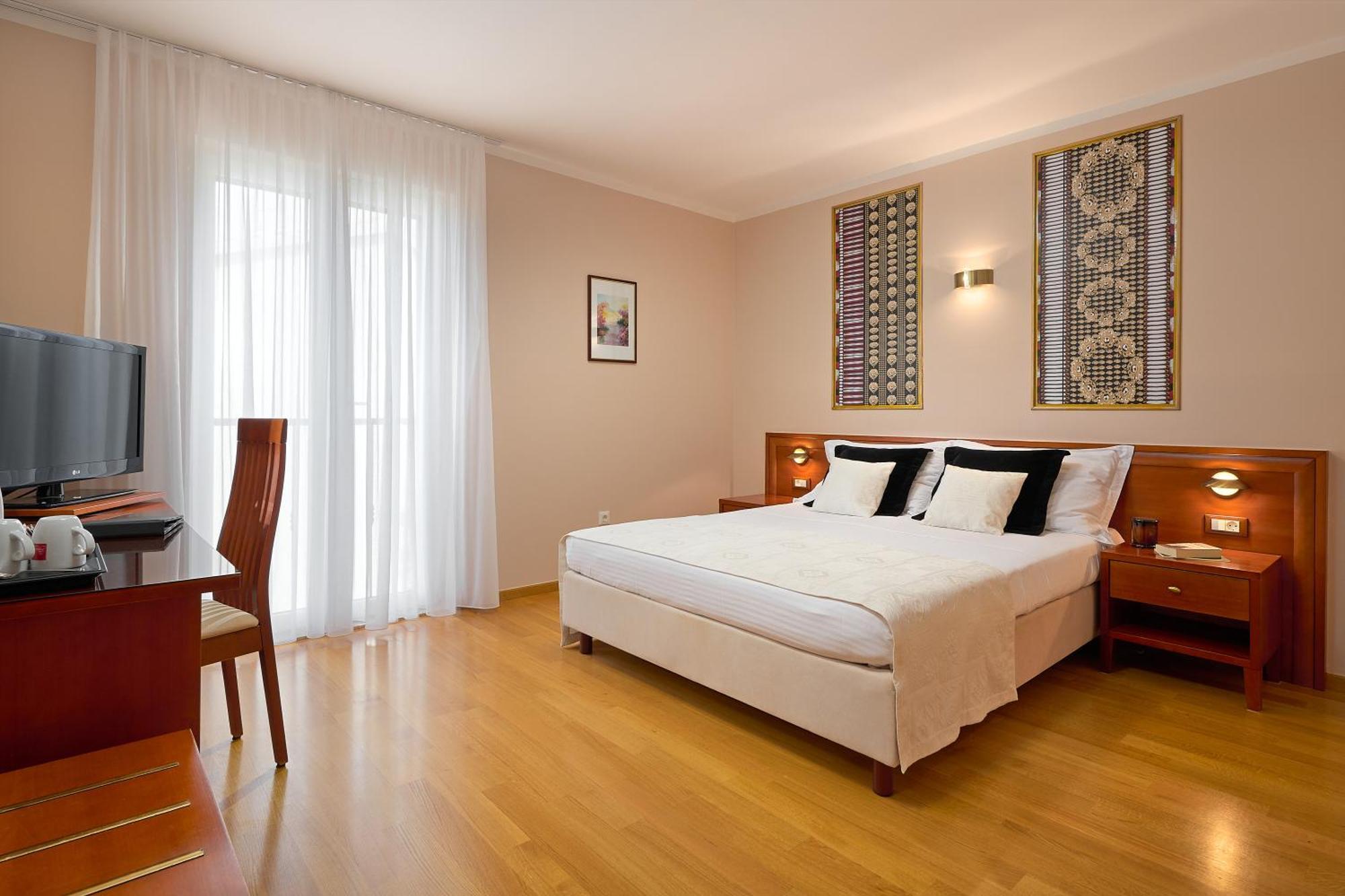 Hotel Villa Andrea Тучепи Экстерьер фото